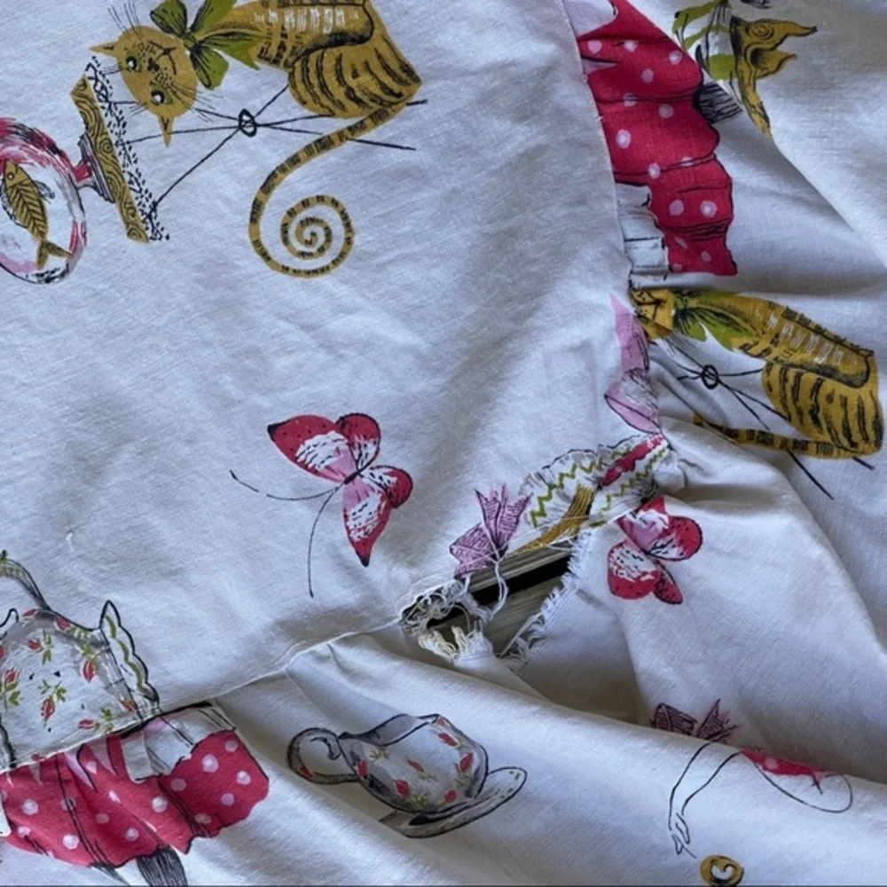 Vintage 60s Alice in Wonderland bedspread twin